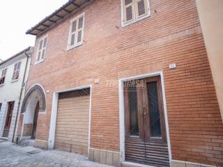 Casa indipendente in vendita a fano via gasparoli