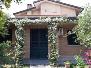 Villa in in vendita da privato a ferrara via acquedotto, 125c