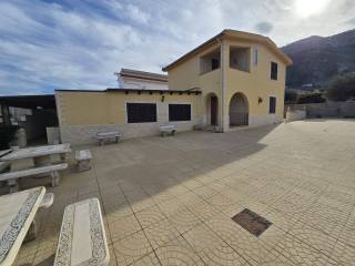 Villa in vendita ad altavilla milicia via chiesazza sperone 17