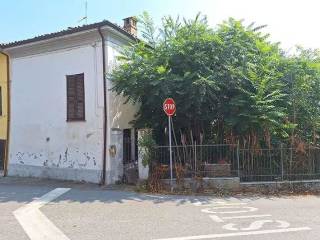 Casa indipendente all'asta a casteggio via rivetta, 17