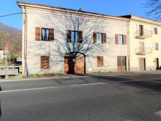 Casa indipendente in vendita a borgofranco d'ivrea via aosta, 196