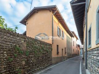 Casa indipendente in vendita a bergamo via san domenico savio