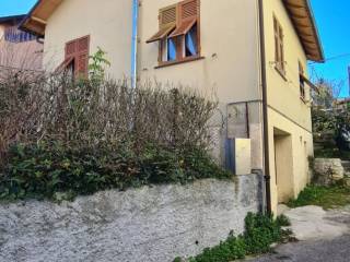 Casa indipendente in vendita a montoggio località castello, 7