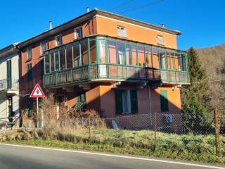 Casa indipendente in vendita a rezzoaglio località cabanne, 12