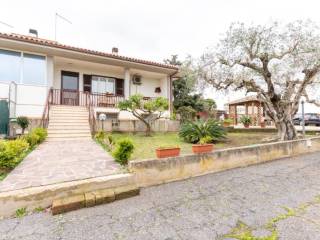 Villa bifamiliare in vendita a cerveteri via fosso di valle del canneto, 23