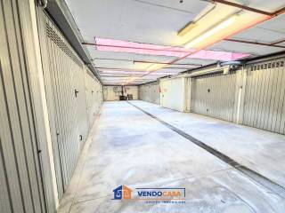 Garage in vendita a finale ligure via san francesco