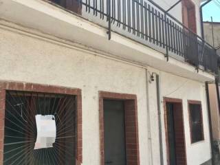 Casa indipendente in in vendita da privato a pietrelcina via riella, 3