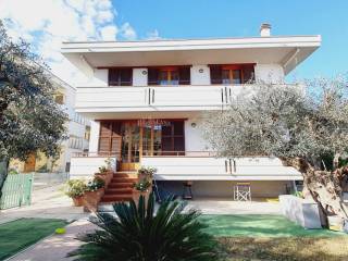 Casa indipendente in vendita a tortoreto via muracche ii, 26