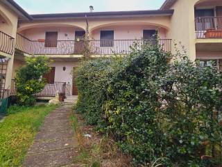 Villa a schiera in affitto a negrar di valpolicella via via dei peschi 37