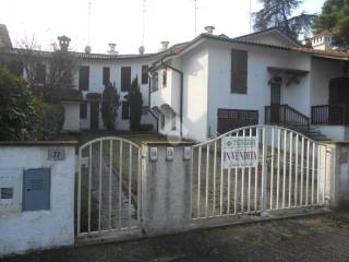 Villa a schiera in vendita a comacchio viale santo domingo, 77