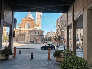 Garage in vendita a sesto san giovanni via gaetano salvemini, 28