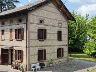 Villa bifamiliare in vendita ad albinea via roma, 45