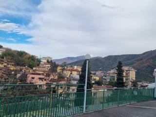 Negozio in vendita a pellezzano via gigante