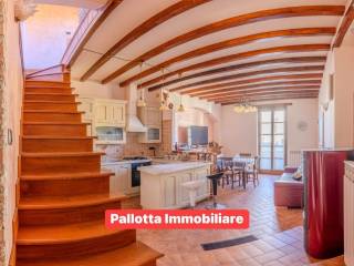 Casa indipendente in vendita a capodimonte largo del pero, 10