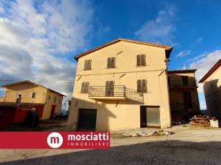 Casa indipendente in vendita a castelraimondo piazza cavour