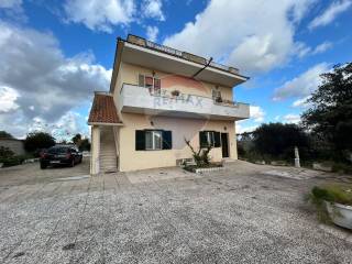 Villa in vendita ad aprilia via dei rutuli, 95