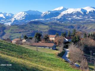 Casale in in vendita da privato a penna san giovanni contrada aucca, 305