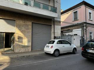 Magazzino in affitto a pescara via saline, 27