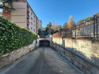 Garage in vendita a roma via monte cervialto, 79