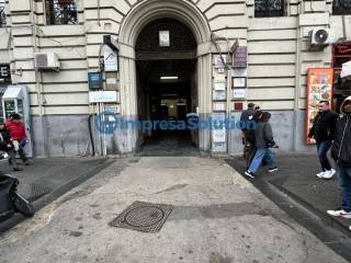 Magazzino in affitto a napoli piazza garibaldi