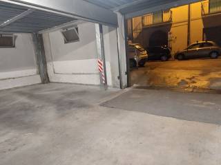 Garage in affitto a salerno via gelsi rossi, 38