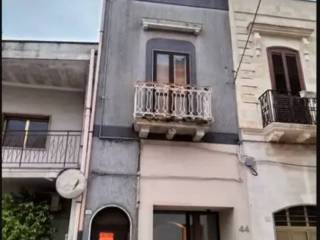 Casa indipendente in vendita a san vito dei normanni via monsignore annibale de leo