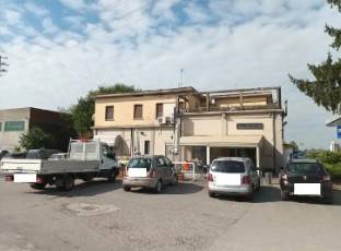 Intero stabile all'asta a bedizzole via brescia, 1