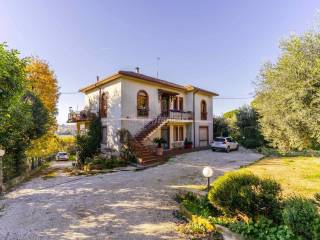 Casa indipendente in vendita a civitanova marche contrada san michele