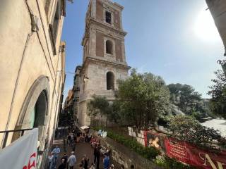 Negozio in vendita a napoli via benedetto croce