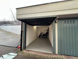 Garage in vendita a paderno dugnano via renato cartesio, 8