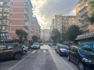 Negozio in vendita a napoli viale privato dei tigli 5/locali