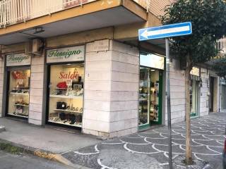 Abbigliamento in in vendita da privato a casoria via pio xii, 77