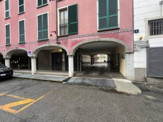 Garage in vendita a milano via bastia, 6