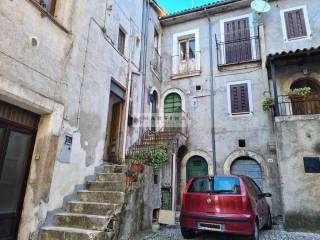 Casa indipendente in vendita a san donato val di comino 