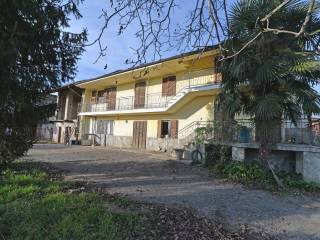 Cascina in vendita a bagnolo piemonte via barrata