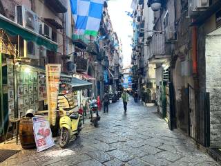 Magazzino in affitto a napoli via san mattia