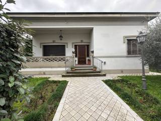 Villa in vendita a cascina via tosco romagnola