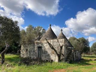 Trullo in vendita a ceglie messapica contrada montecalvo