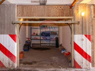 Garage in vendita ad aci castello via stazione, 11