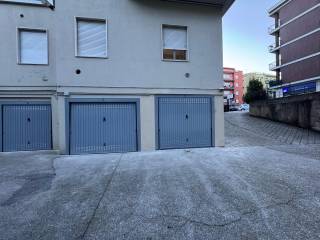 Garage in vendita a brescia via marcantonio ducco