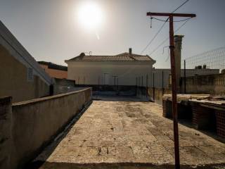 Casa indipendente in vendita a cagliari via monteleone, 1