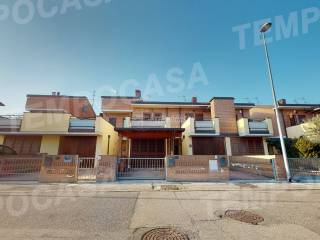 Villa a schiera in vendita a cento via san isidoro 12