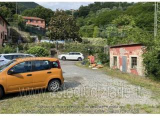 Terreno agricolo all'asta a genova via rosata 20