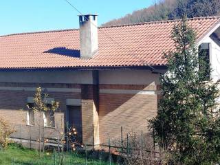 Villa bifamiliare in vendita a isola del gran sasso d'italia via madonna delle grazie