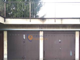 Garage in vendita a busto arsizio via vespri siciliani, 45