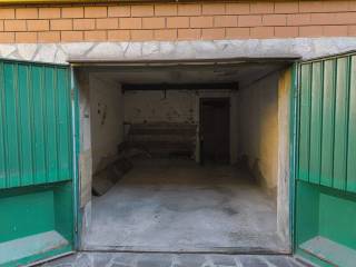 Garage in affitto a parma via bruno bucci, 4