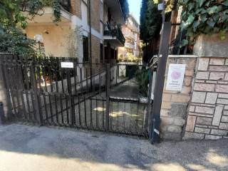 Garage in vendita a roma via luigi capuana, 167