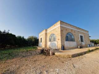 Villa in vendita a carovigno contrada pezze d'arena