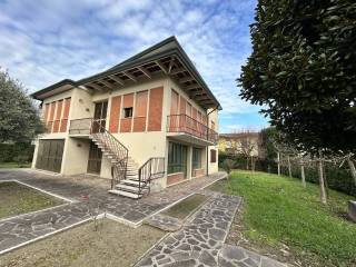 Villa in vendita a camposampiero via alcide de gasperi, 10