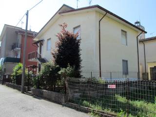 Casa indipendente in vendita a piadena drizzona via giotto, 13